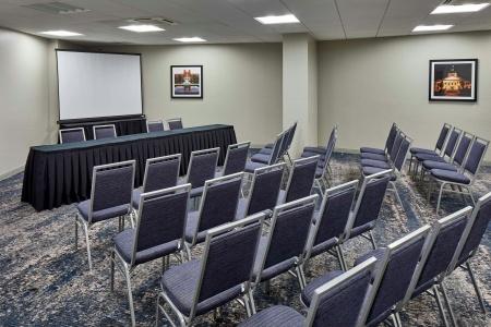 Four Points by Sheraton Downtown - 32