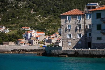 Mira Sea Front Guesthouse - 18