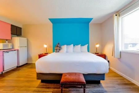 Coast River Inn By Oyo - 137