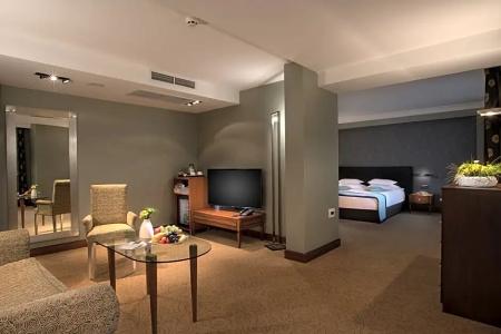 Rosslyn Thracia Sofia - 105