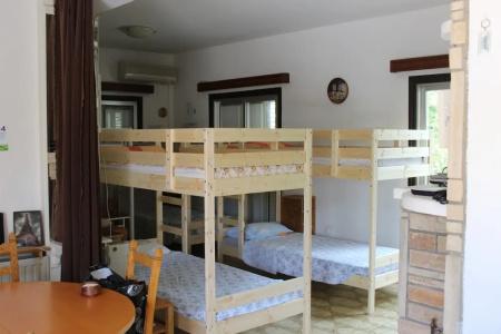 Costas Hostel Action - 55
