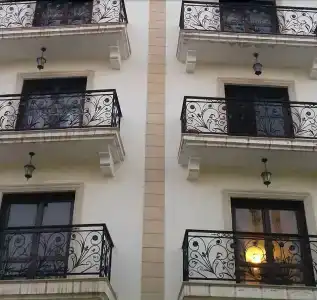 Lakis Court - 0