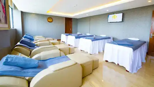 Le Hoang Beach Danang - 21