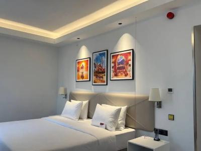 Ramada Encore by Wyndham - 25