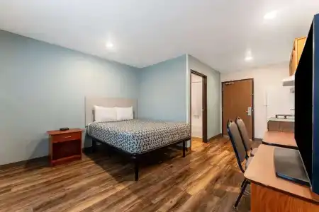 WoodSpring Suites Fort Gordon - 36