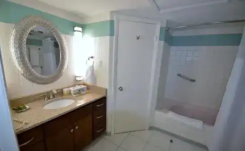Atrium Beach and Spa St Maarten a Ramada by Wyndham - 9