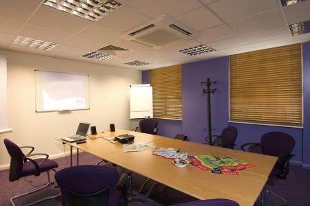 Premier Inn Victoria - 10