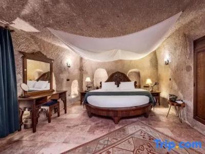 Eyes Of Cappadocia Cave - 144