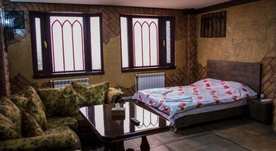 2x2 Cinema-Bar & Tours - 4