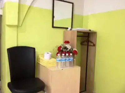 Oyo 89925 Innap - 5
