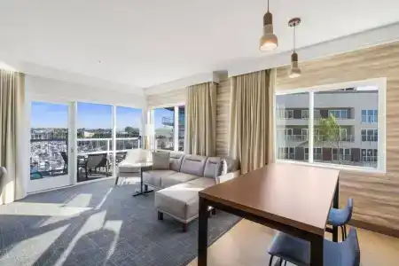 Marina del Rey Marriott - 6
