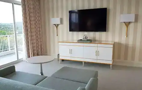 The Beverly Hilton - 122