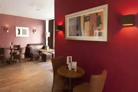 Premier Inn Greenwich - 1