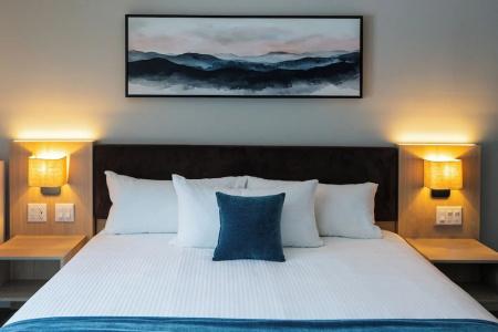 Sun & Ski Inn and Suites - 48