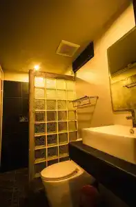 Loma Place - 7