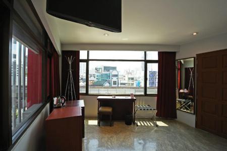 Ruamchitt Plaza - 14