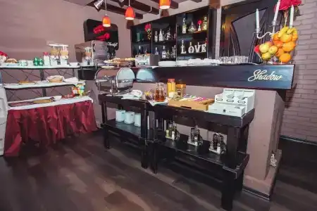 Shadow Boutique & Spa - 8