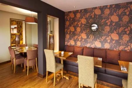 Premier Inn Hanger Lane - 11