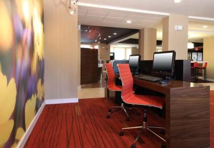 Courtyard by Marriott - 12