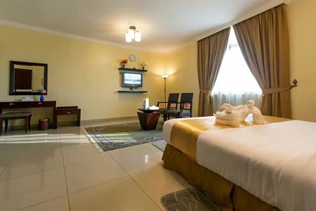 Crown Palace & Suites - 36