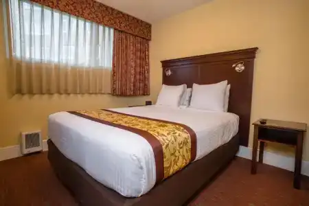 Park Lane Suites & Inn - 60