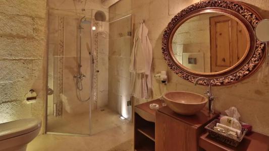Golden Cave Suites - 111
