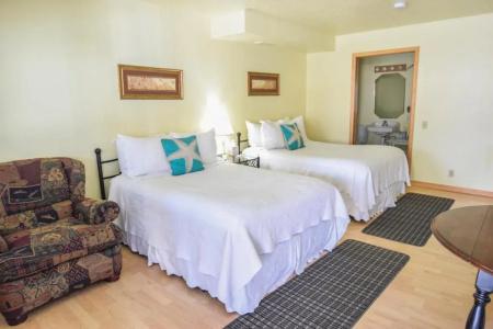 Sea Treasures Inn - 38