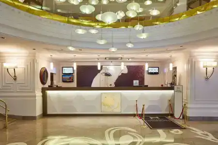 DoubleTree by Hilton Izmir - Alsancak - 1