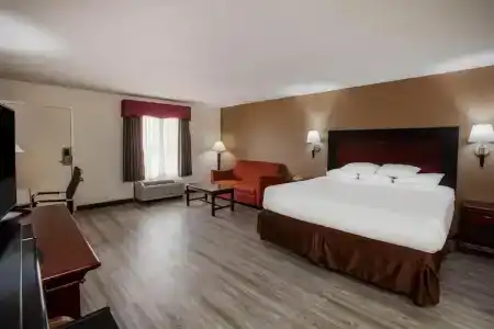 Days Inn & Suites by Wyndham - 36