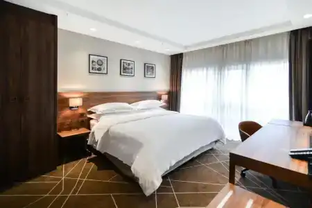 Sheraton - 84