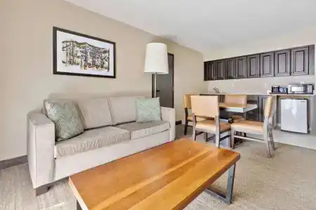 DoubleTree by Hilton - The Yarrow - 46