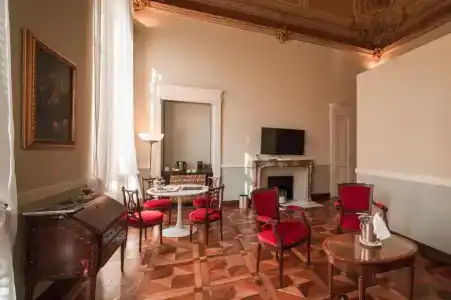 Royal Palace - 75
