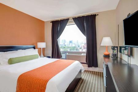Howard Johnson by Wyndham Long Island City - 3