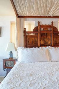 Martine Inn - 43