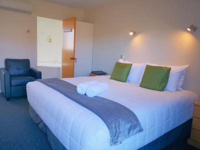 Aston Court - 1