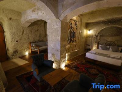 Sarnich Cave Suites - 167