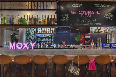 Moxy Duesseldorf South - 9