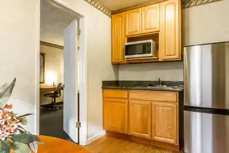 Quality Inn & Suites - 20