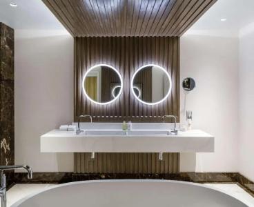 The Lowry - 24