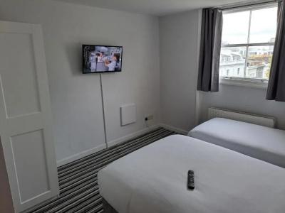 Palace Court - 18