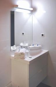 Ibis Budget Hyères - 9