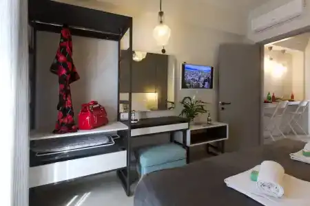 Loc Hospitality Urban Suites - 41