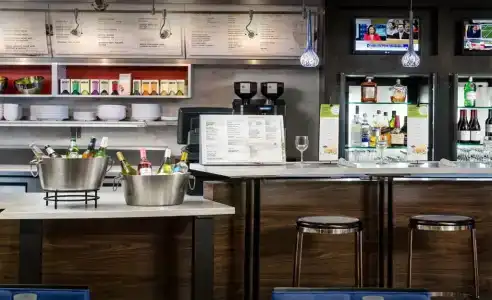 Courtyard by Marriott Broadway - 26
