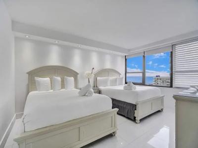 The Alexander All Suites - 805
