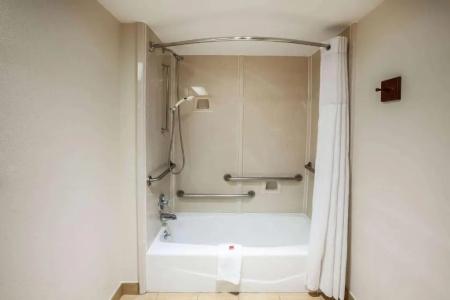 Days Inn & Suites by Wyndham - 29