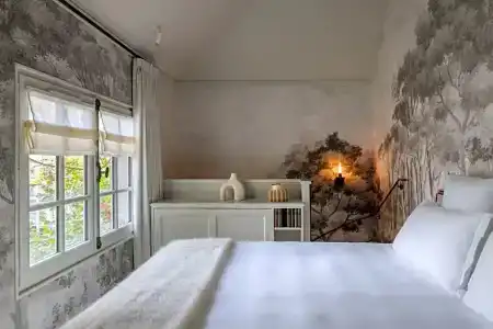 Le Pavillon de la Reine & Spa - Small Luxurys of the World - 166