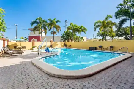 Quality Inn Airport - Cruise Port - 17