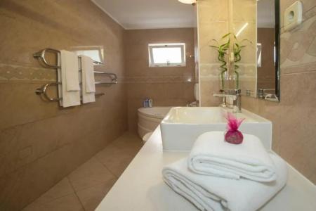 Garden Apartment - 121
