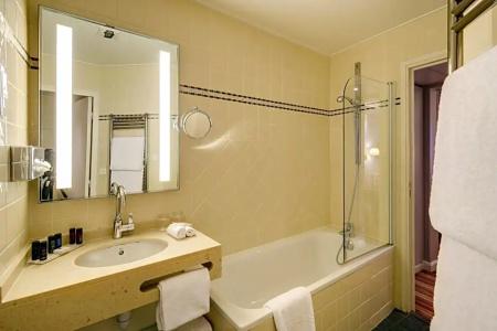 Le Relais Montmartre - 75