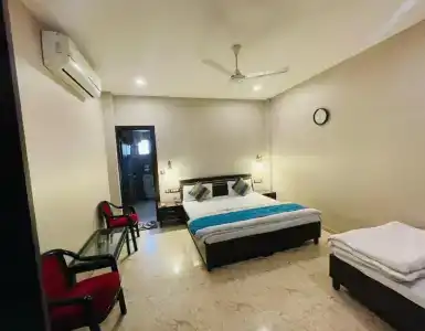 Aiwan-e-Shahi - 23
